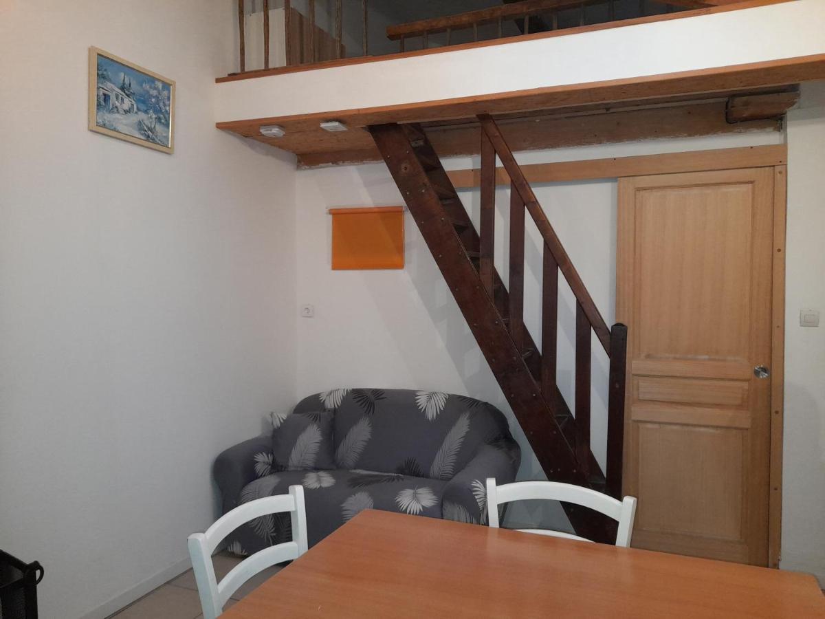 Location Petit Gite Individuel Orgeres  Luaran gambar