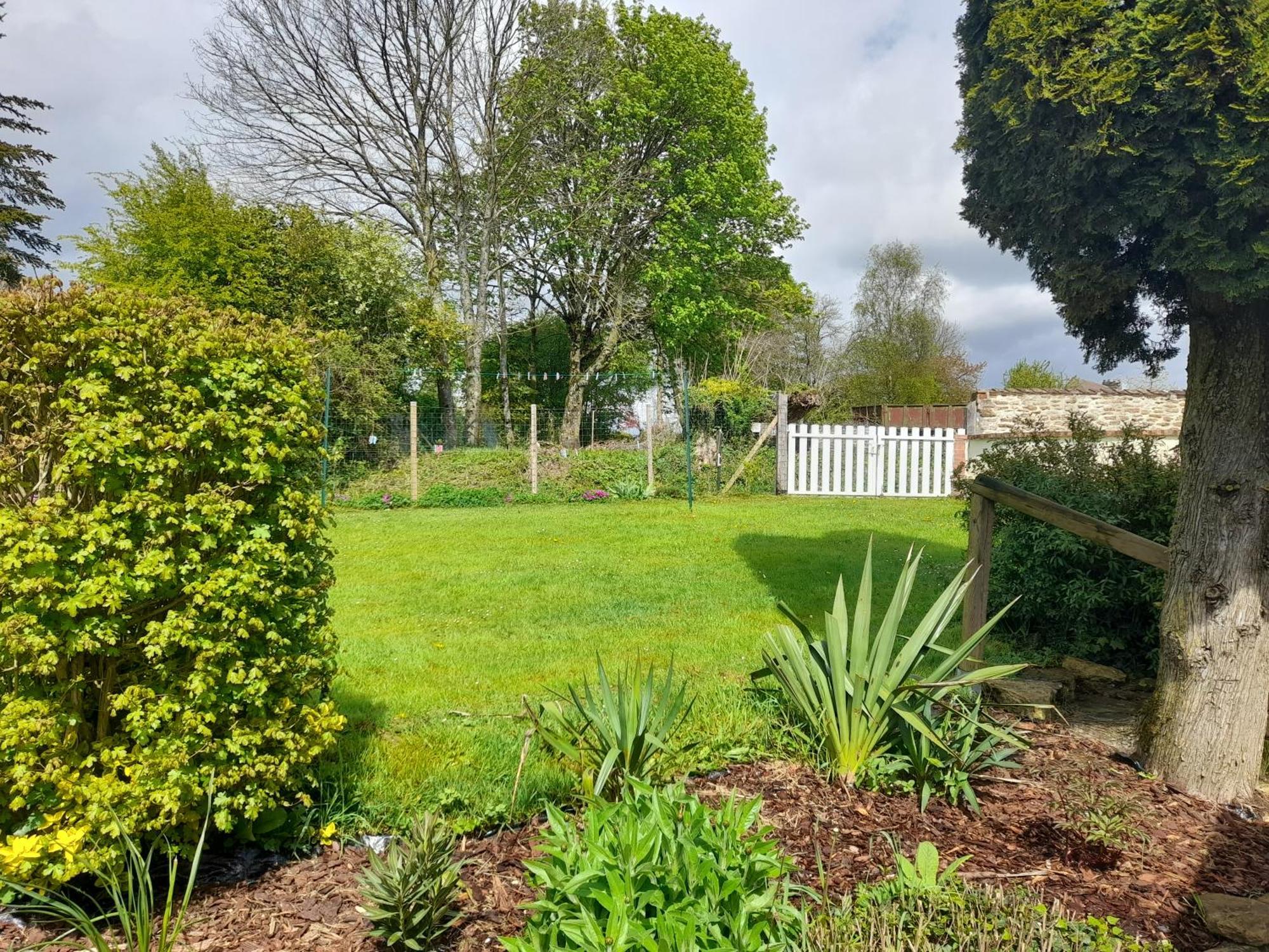 Location Petit Gite Individuel Orgeres  Luaran gambar